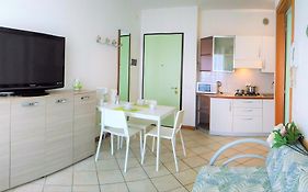 Green Holiday Wohnung Mit Schwimmbad