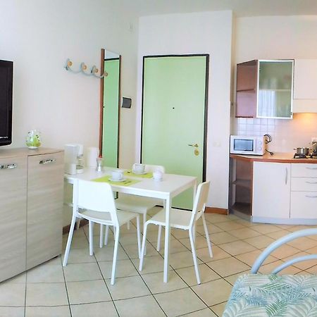 Green Holiday Wohnung Mit Schwimmbad Bibione Exterior foto