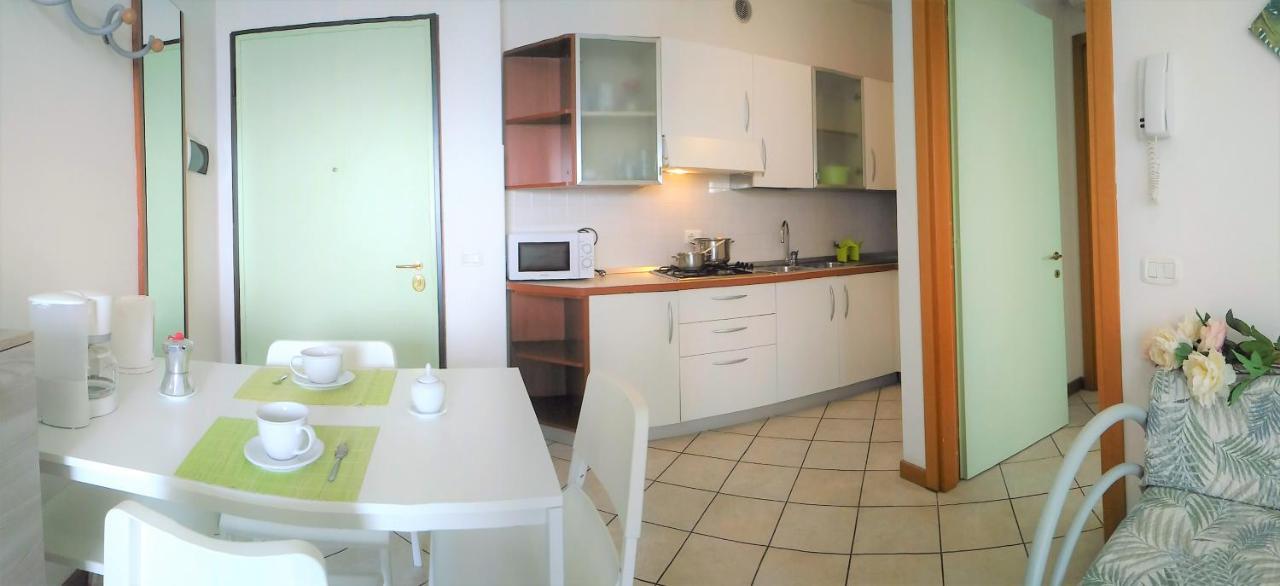 Green Holiday Wohnung Mit Schwimmbad Bibione Exterior foto